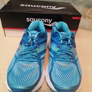 Saucony sneakers Size 8 Wide-New in Box